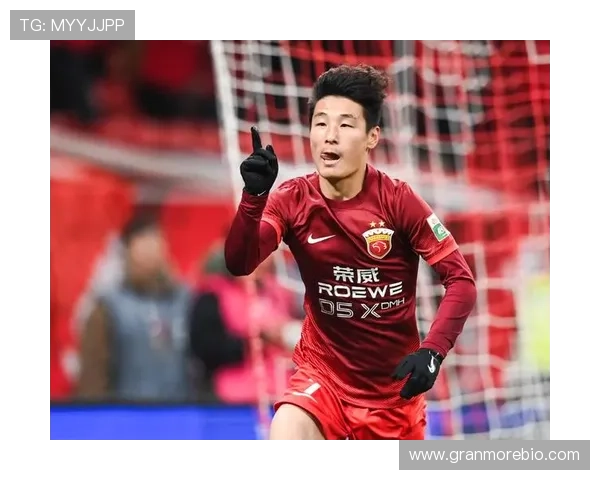 聚焦国家足球队最强球星 探讨他们如何塑造球队荣耀与未来 聚焦国家足球队最强球星 探讨他们如何塑造球队荣耀与未来